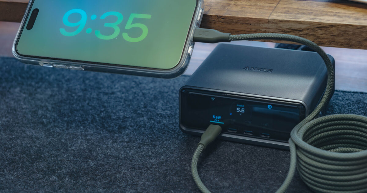 分配器・切替器 Anker Prime Charger (250W, 6 ports, GaN) Anker Japan、リアルタイムで各ポートの出力がわかる